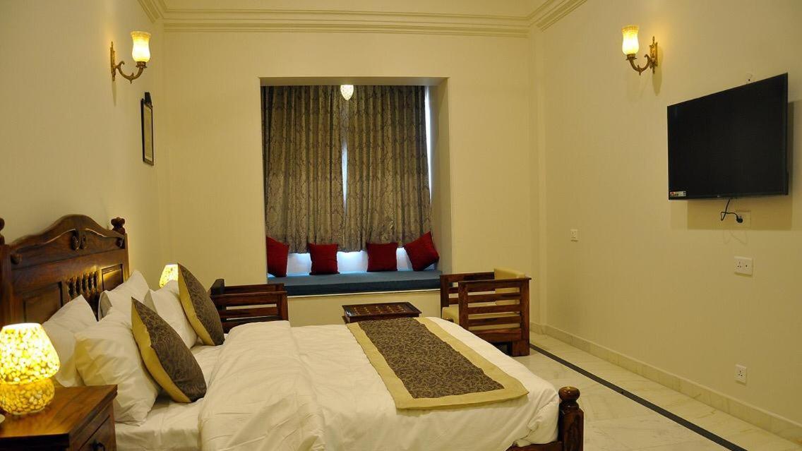 Hotel Raj Bagh Palace Τζαϊπούρ Εξωτερικό φωτογραφία